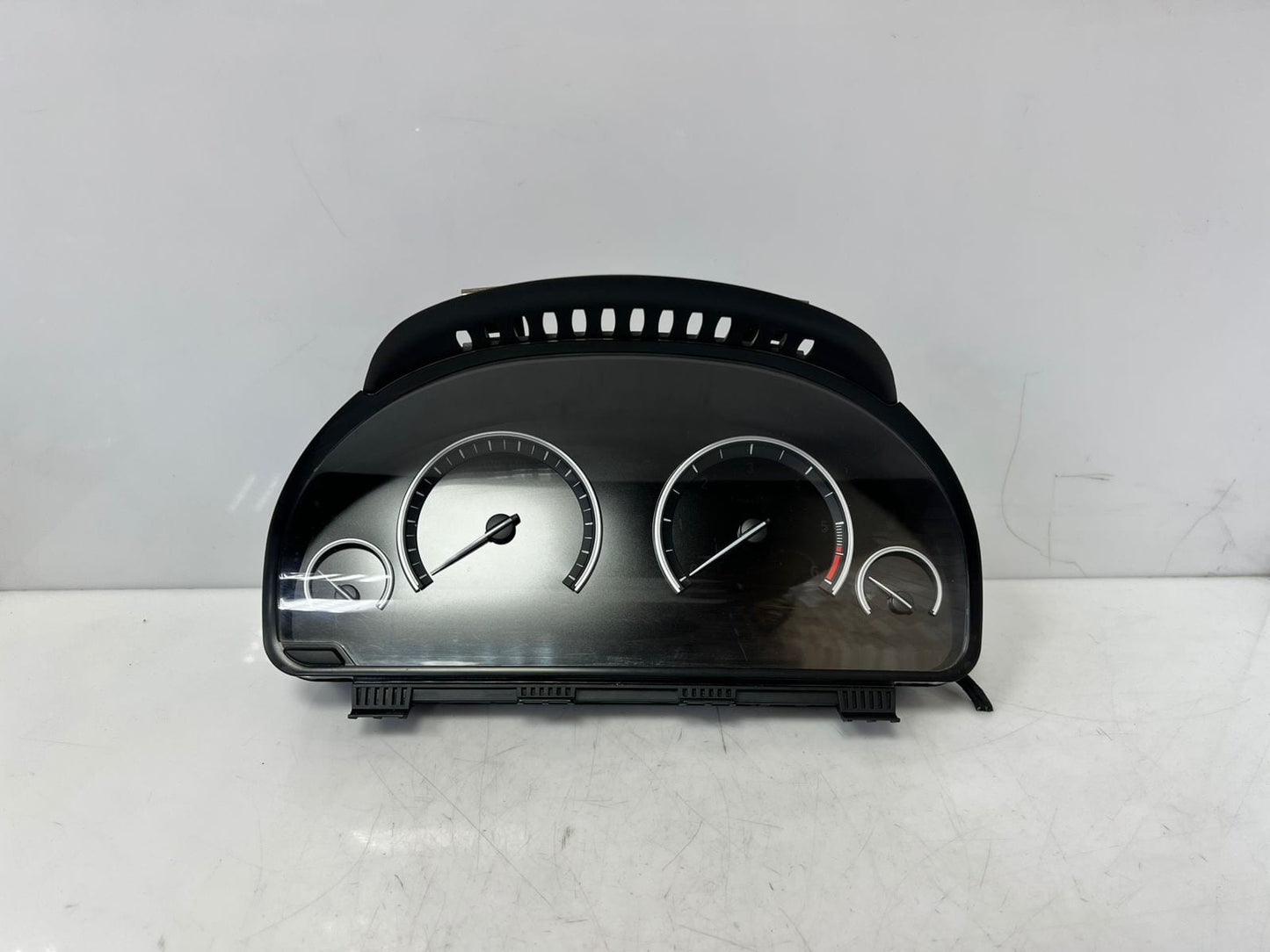 2016 BMW X5 F15 and X6 F16 Instrument Cluster Speedometer 9342820 OEM