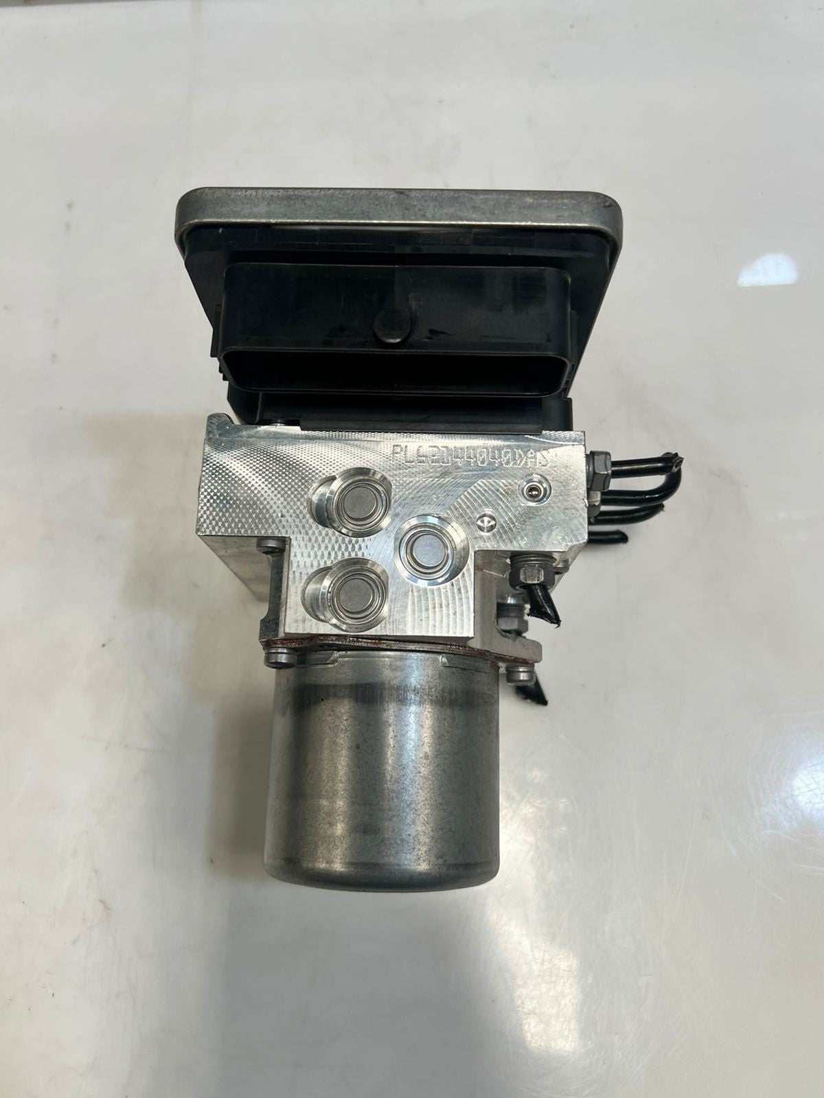 BMW G11 G12 740e ABS Anti-Lock Brake Pump Assembly 6886392 OEM