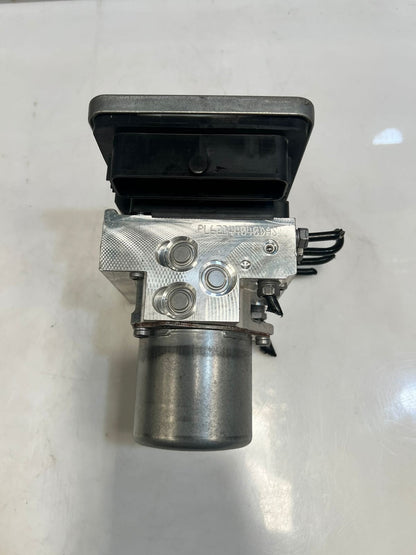 BMW G11 G12 740e ABS Anti-Lock Brake Pump Assembly 6886392 OEM
