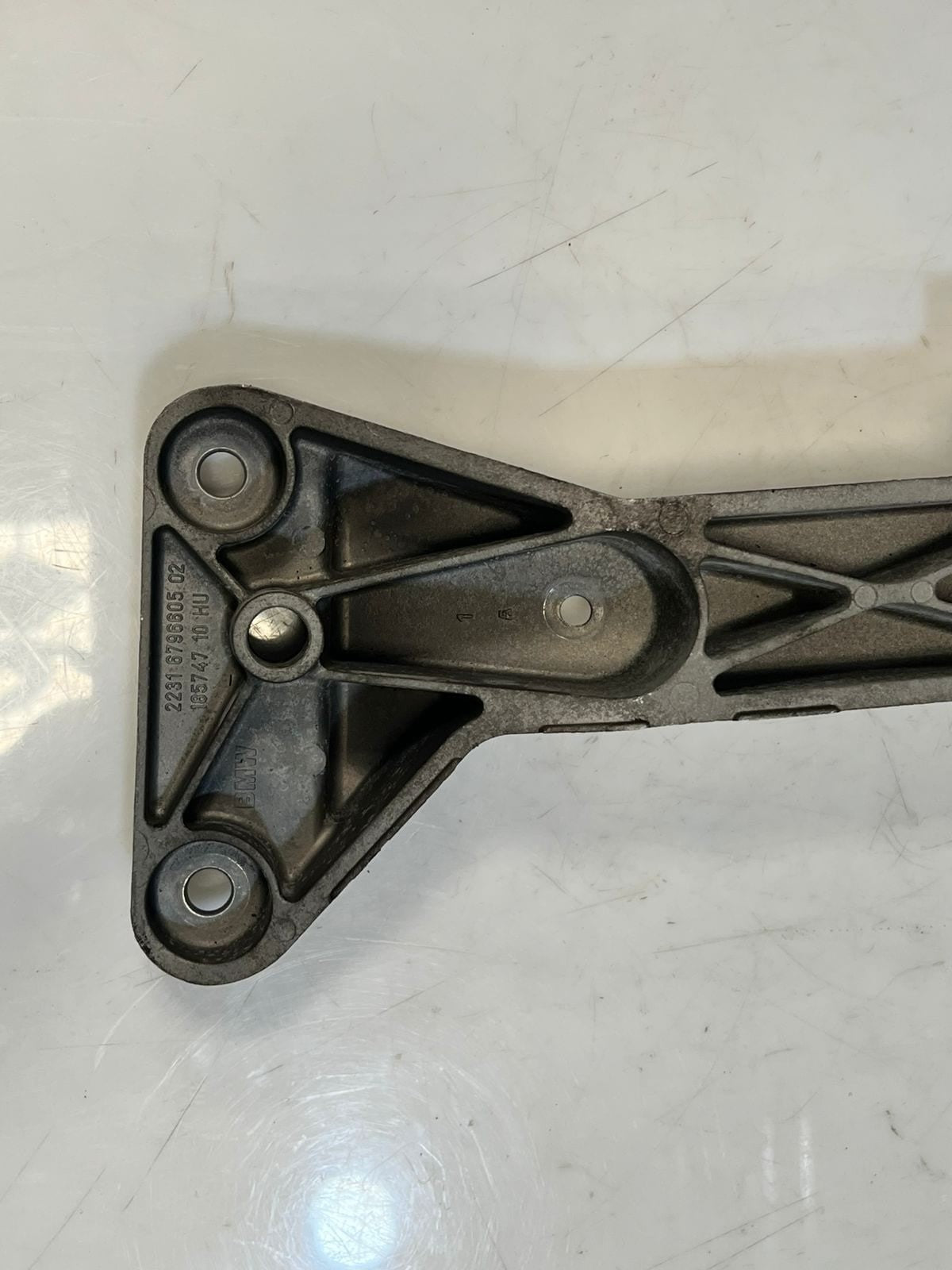 BMW F20 F21 F30 F31 F35 Gearbox Mounting Bracket 6796605 OEM