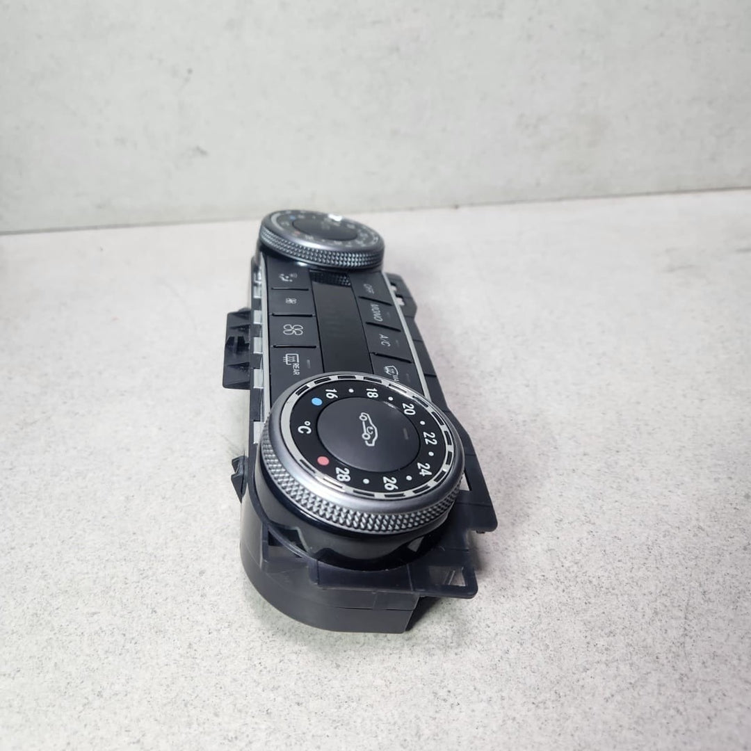 2010-2012 Mercedes-Benz C250 Climate Control Unit 2048309885 C-Class W204 