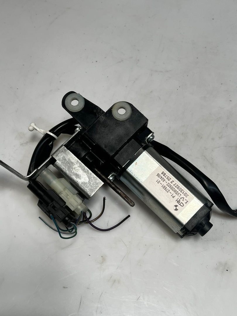 2010-2016 BMW 550i F10 F11 F01 Steering Column Electric Adjuster MOTOR 6787926