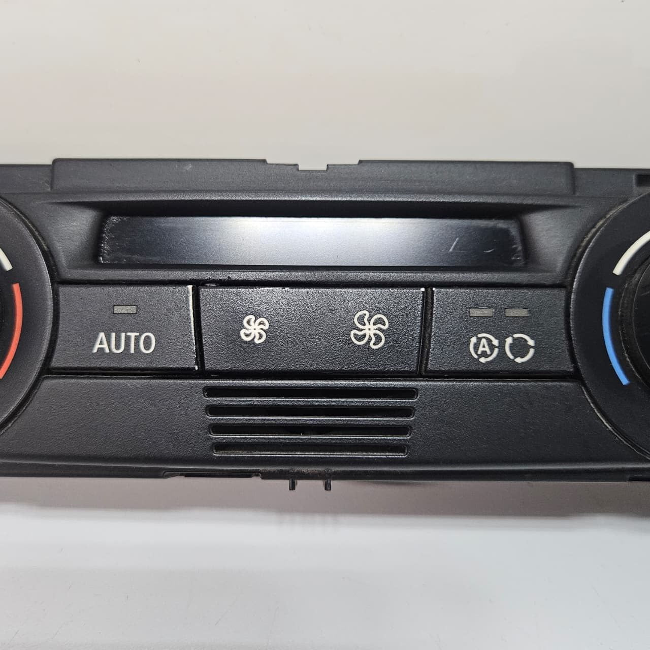 2007 BMW 328i, 335i, E92 Climate Control Unit 9147300