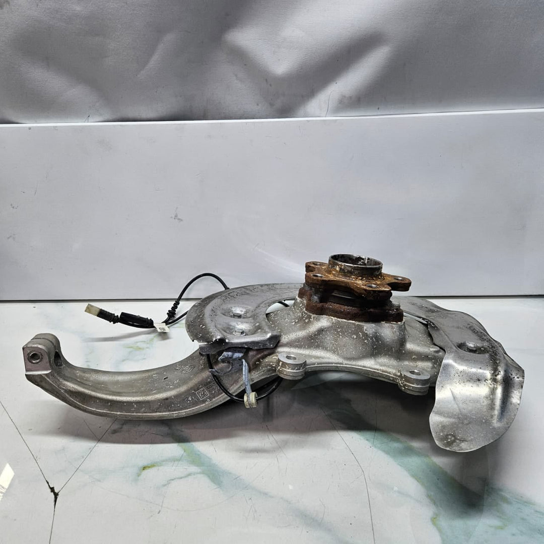 OEM BMW 5 8 Series G30 G14 G15 G16 Front Wheel Hub BEARING Front Right 6884386