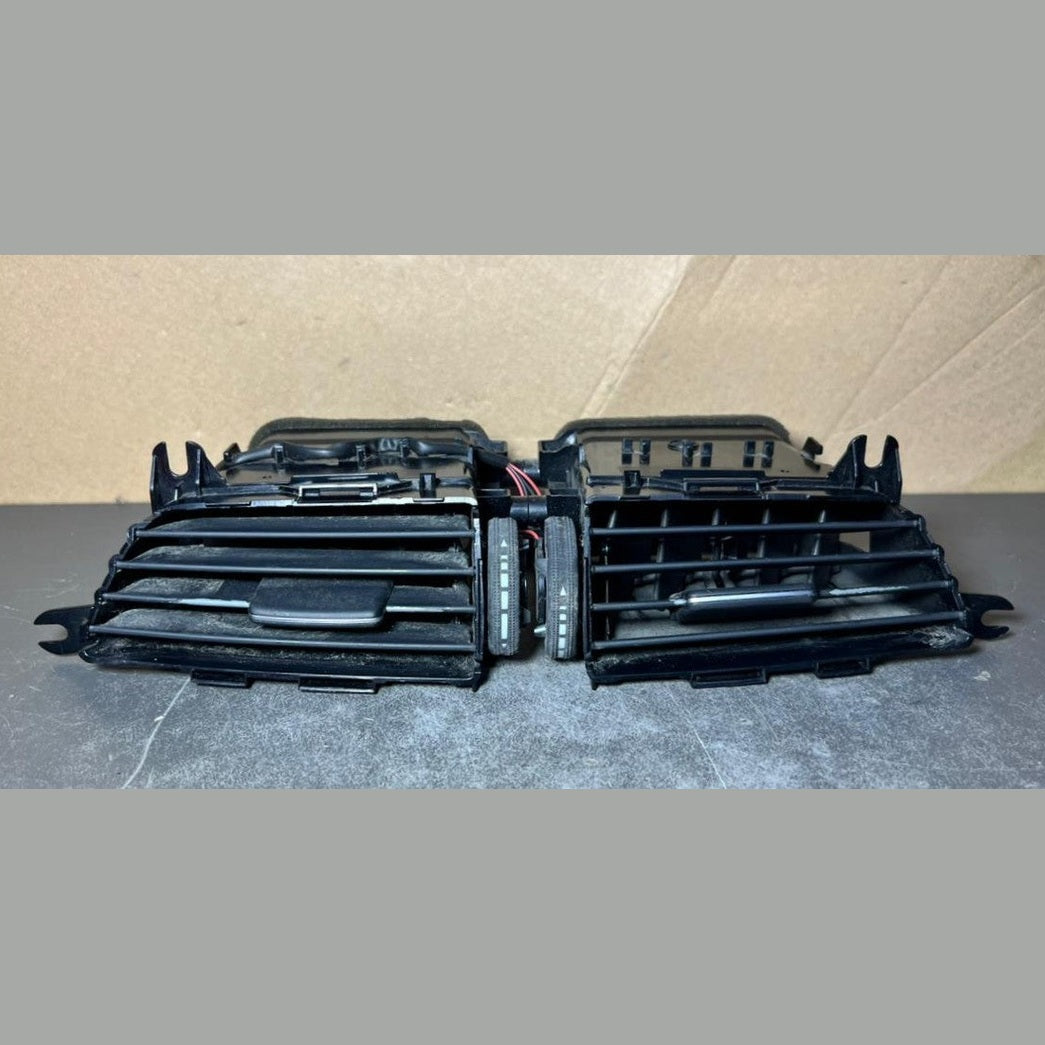 12-14 Mercedes W204 C300 C250 Front Center Dashboard  Heater A/C Air Vent