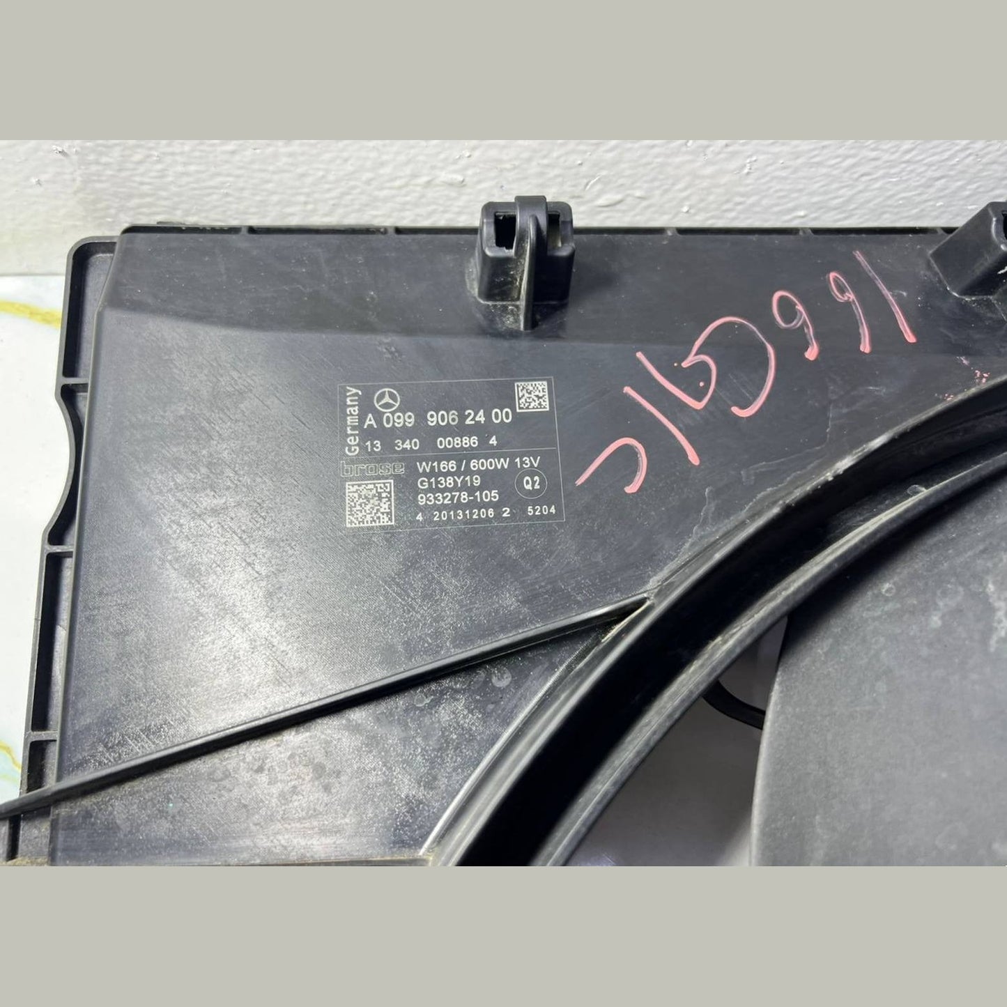 Mercedes-Benz Engine Cooling Fan Assembly A 099 906 24 00