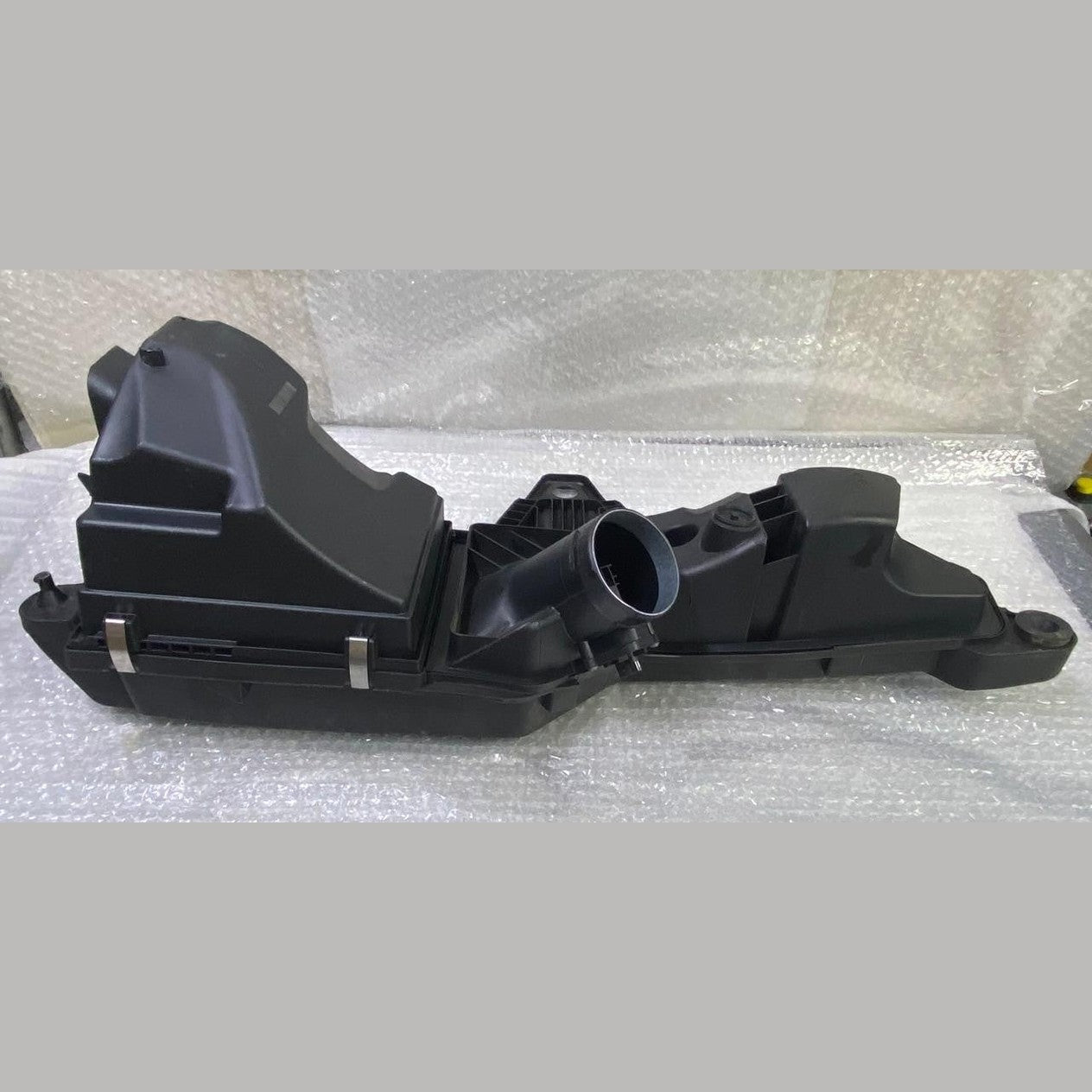 OEM BMW F20 F30 F31 LCI B38 Intake Muffler Air Filter Box Housing Petrol 8647449