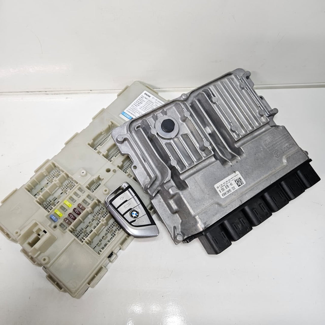 8591678-BMW 5 Series G30 G31 B47 20d Diesel Engine Control Unit ECU DDE Key Set