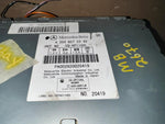 Bild in die Galerieansicht laden, 2003-2006 Mercedes W203 C-Class Radio Audio Head Unit CD Player A203 8272342 OEM