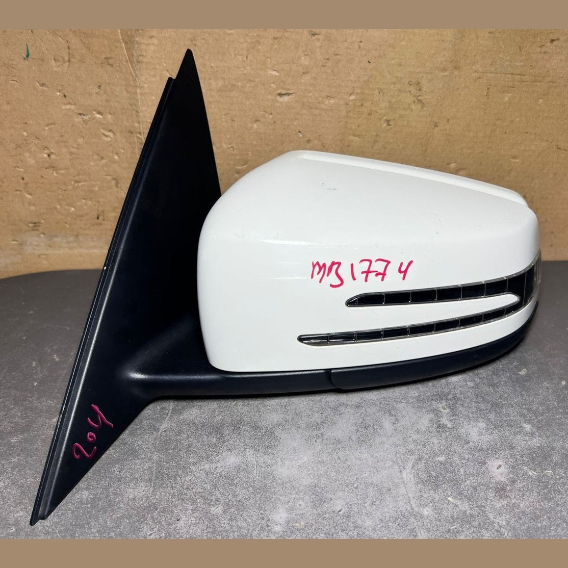 2010-1012 Mercedes-Benz W204 C-Class Left Side Mirror Foldable W/ Signal Light