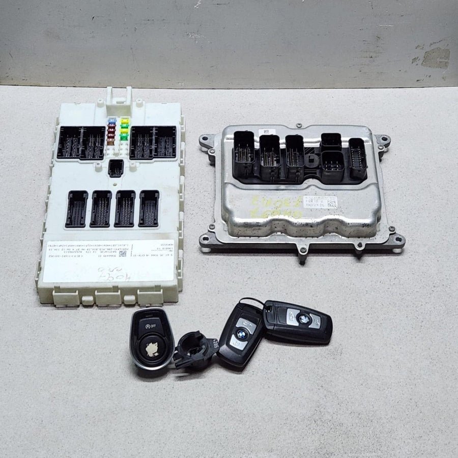 2012-2015 BMW 118i Engine Control Unit 8638198 F20 F30 OEM