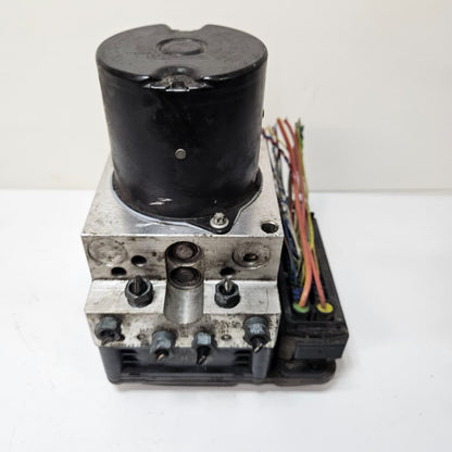 2008-2010 BMW 5 Series E60 535i 520d ABS Pump Control Module 6783360