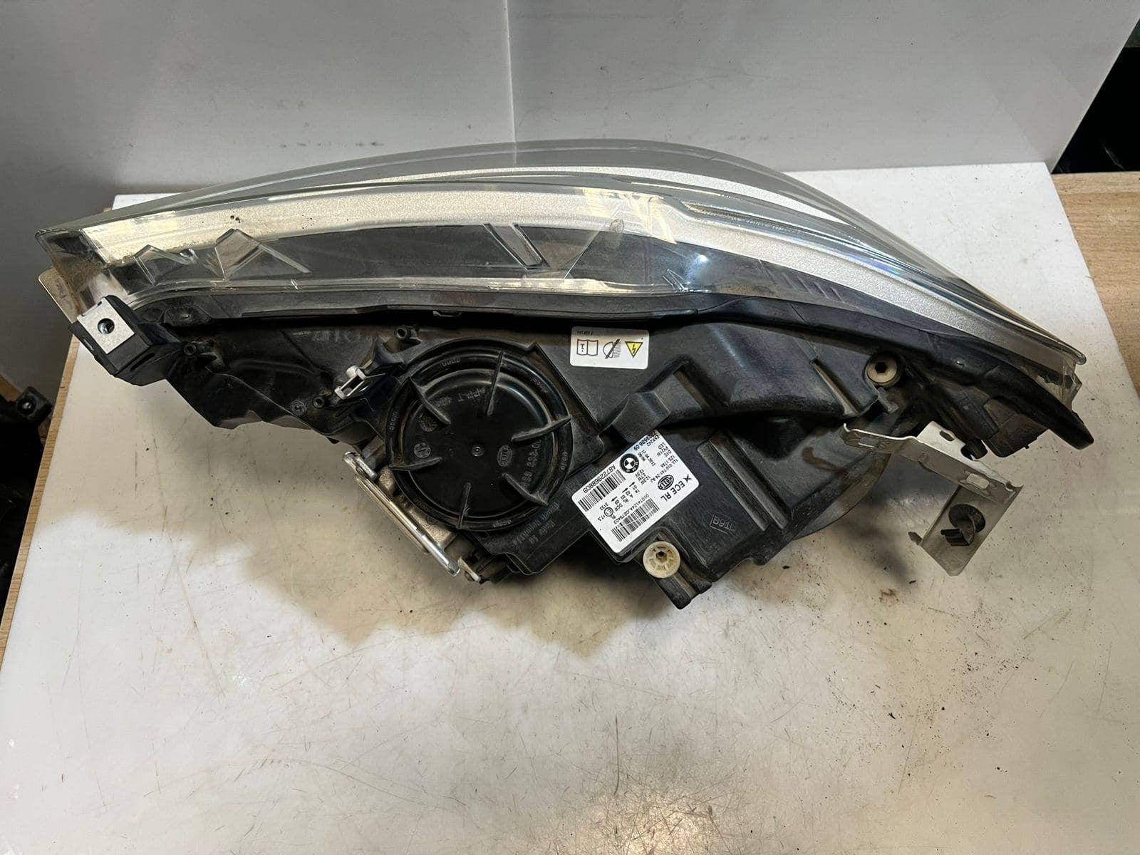 2011-2012 BMW 1' F20 F21 120i LEFT RIGHT Bi-Xenon Headlight 7229687 7229688 ECE
