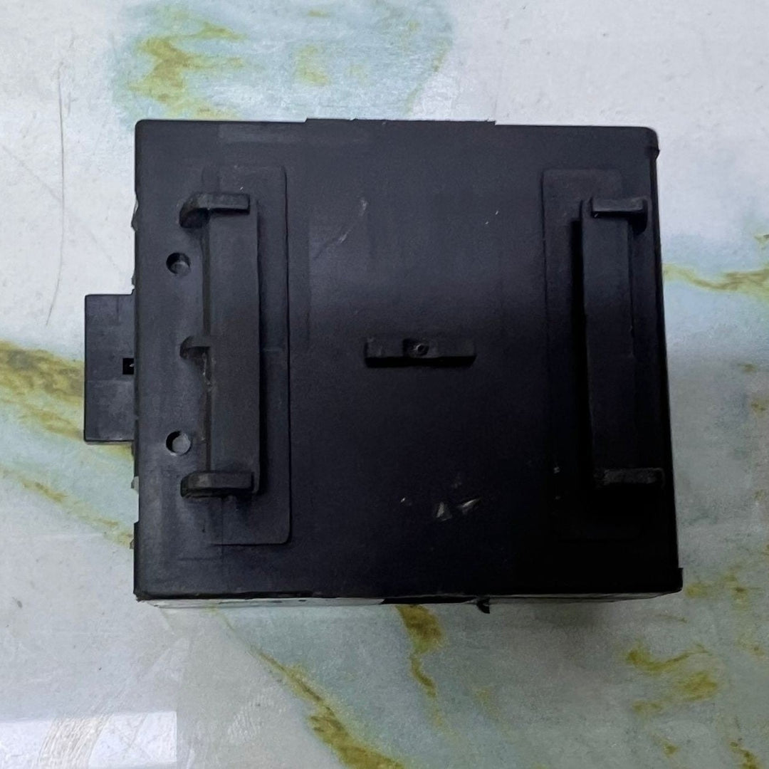 2001-2005 Mercedes C240 Alarm Control Unit A2118209126 W203 CLK and SL R230