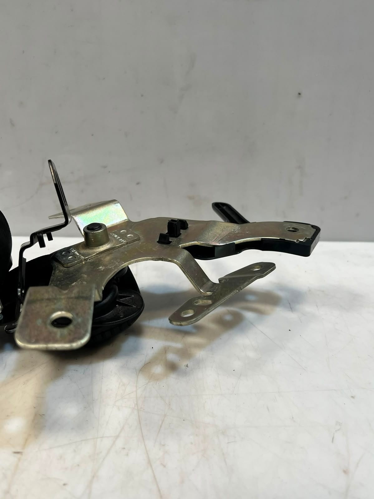 2015-2019 BMW X1 F48 and X1 E84 Rear Middle Seat Belt 34141670 OEM