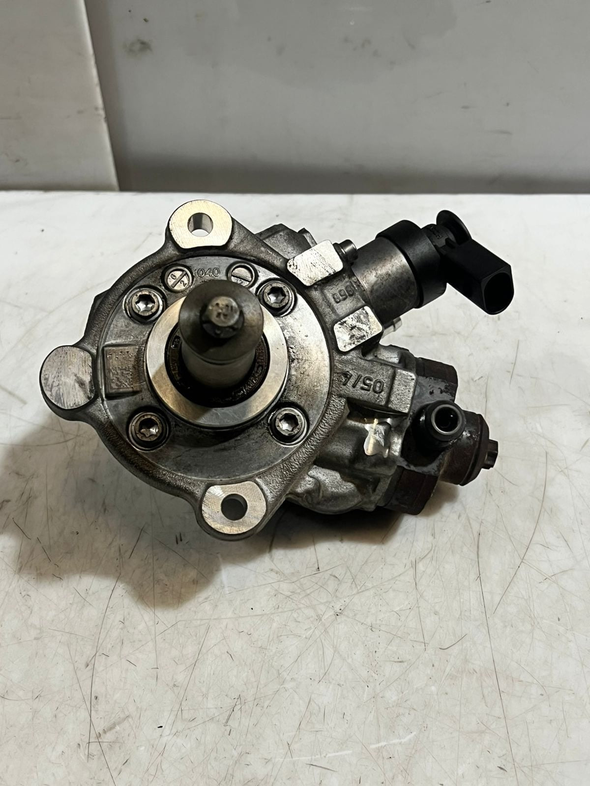 BMW  F10 F20 F21 F30 N47S1 High Pressure Fuel Injection Pump 7823456 0445010528