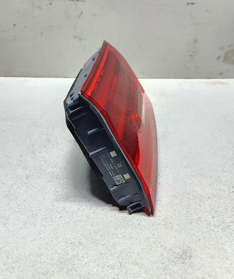 2017 BMW M5 Taillight In Trunk Lid Right 7376474 5 Series G30 G31 G38 and M5 OEM