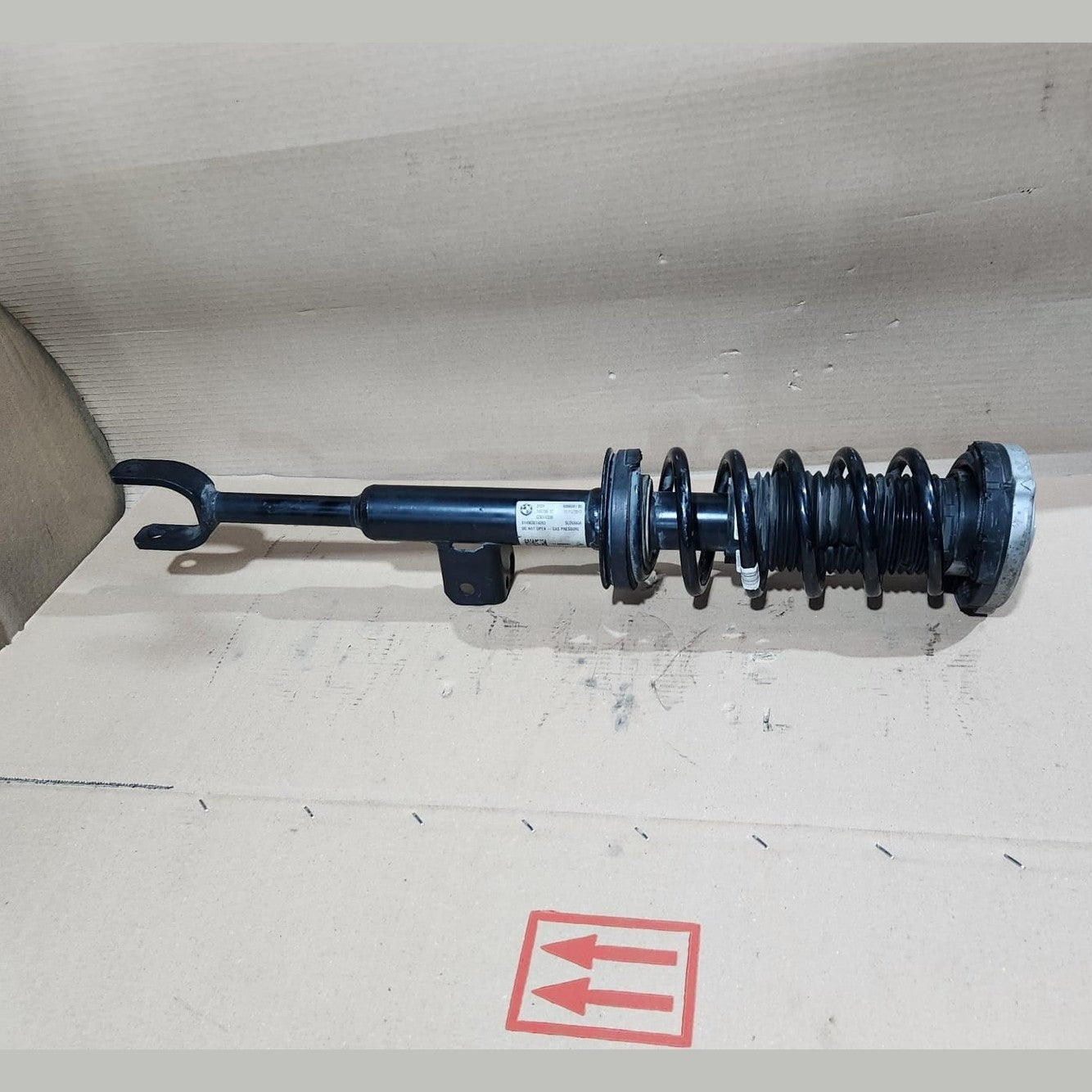 2017-2023 BMW 530i Front Left Shock Absorber 6866591 5 Series G30 530i and 540i