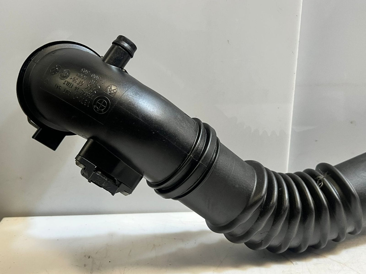 2012-2016 BMW Z4 E89 N20 X1 2.0i E84 AIR LINE DUCT Intercooler Hose 7607941 OEM