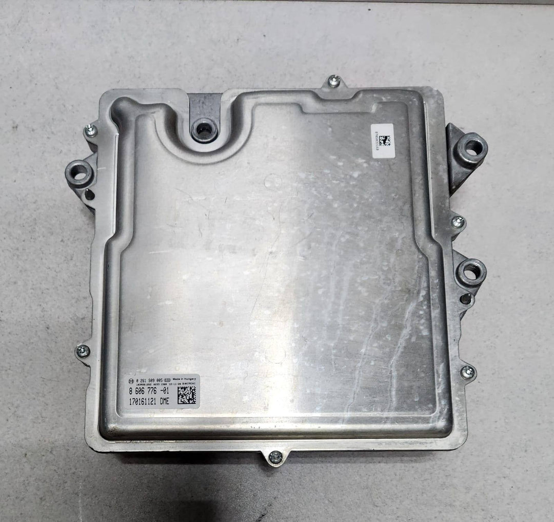 2013-2016 BMW M135i F20 F30 Engine Control Unit 8606776 F20 F30 N55 ECU SET 