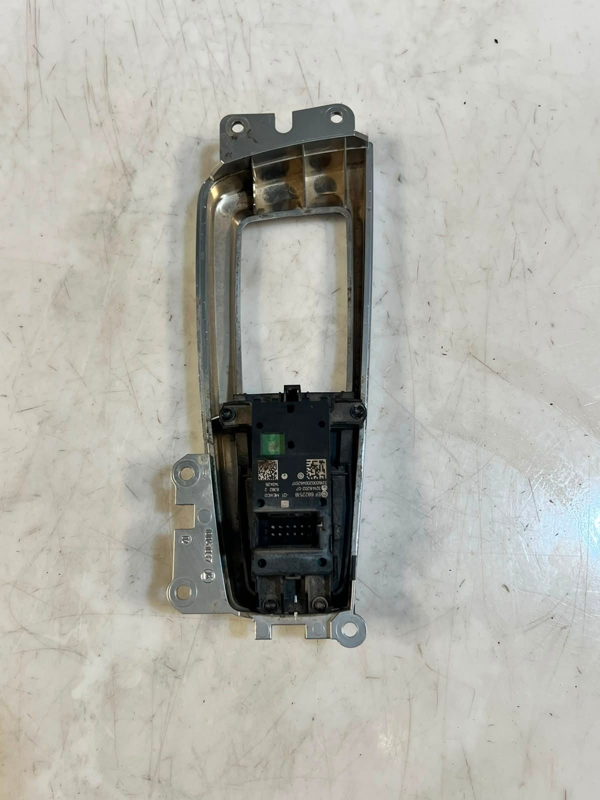 2010-2016 BMW 5 Series F10 F11 F26 F25 528i Parking Brake Contact Switch 6822518