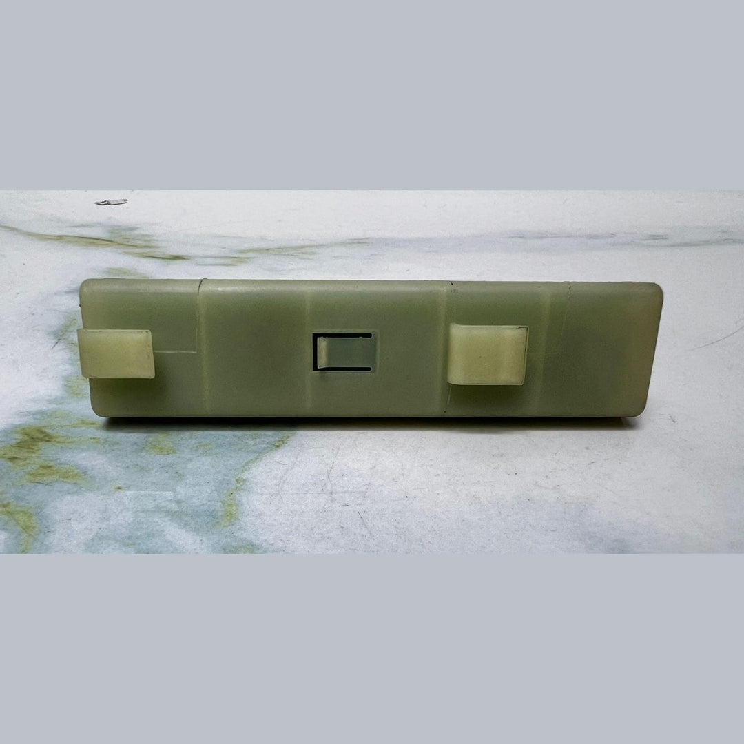 Mercedes Electrical Connector Housing Distributor Block A0045467640 C-Class W204