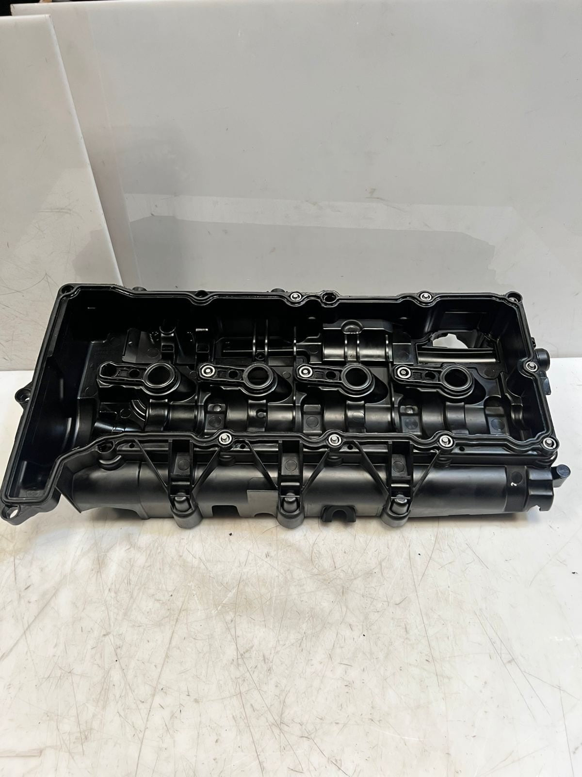 BMW F20 F22 F21 E90 E91 E92 E93 Cylinder Head Valve Cover 8589941 OEM