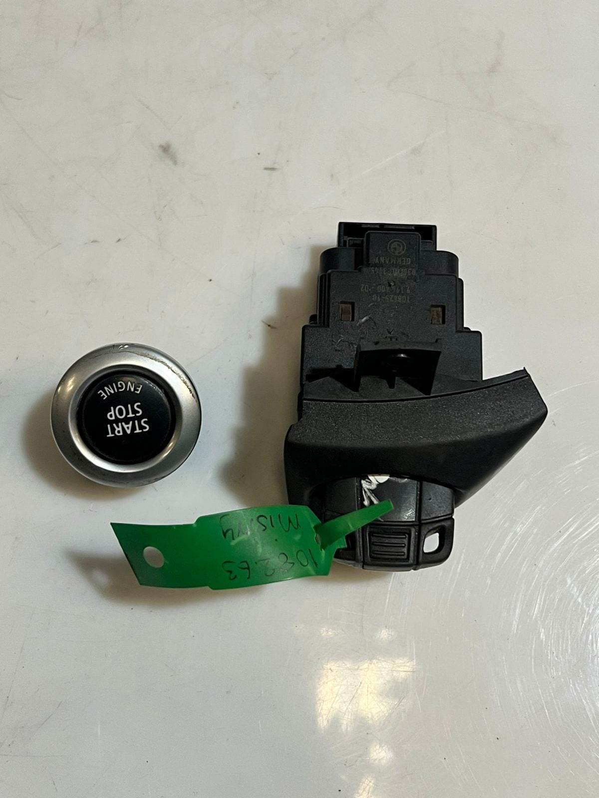 2010-2015 BMW X1 E84 N47 Engine Control Unit ECU SET DDE+ CAS3+ 1KEY 8506442