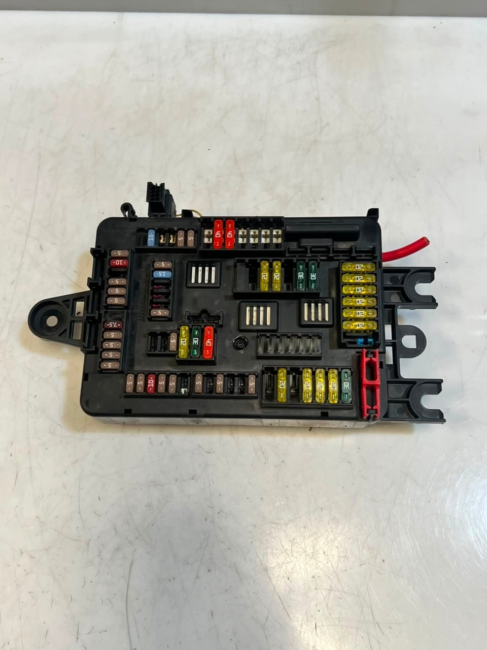2012-2016 BMW 3 Series F30, F31, F35 328i 2.0 Diesel 135kw Fuse Box 9261110