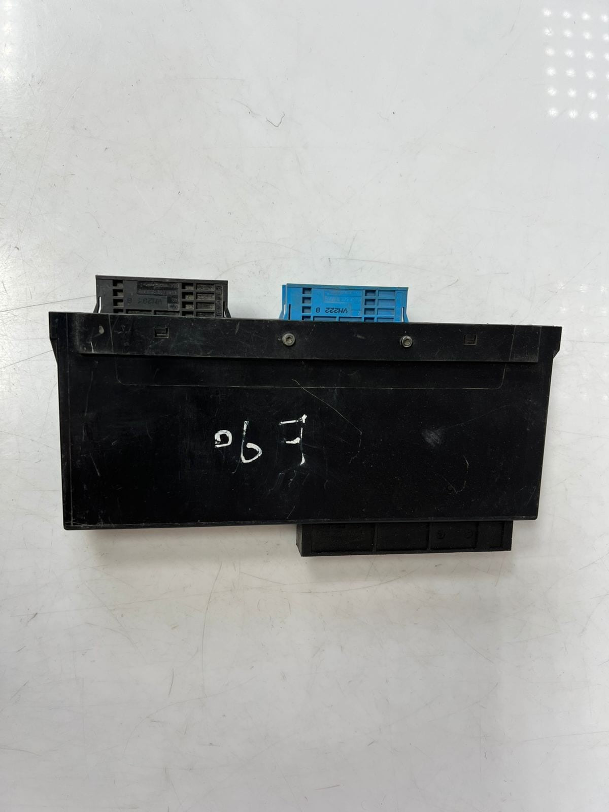 2007-2008 BMW E90 E91 E92 E93 BODY CONTROL MODULE Junction box 2 9176880 