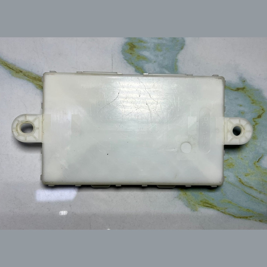 Mercedes Keyless Entry Control Module A2129008818 E-Class, CLS-Class, ML-Class, 