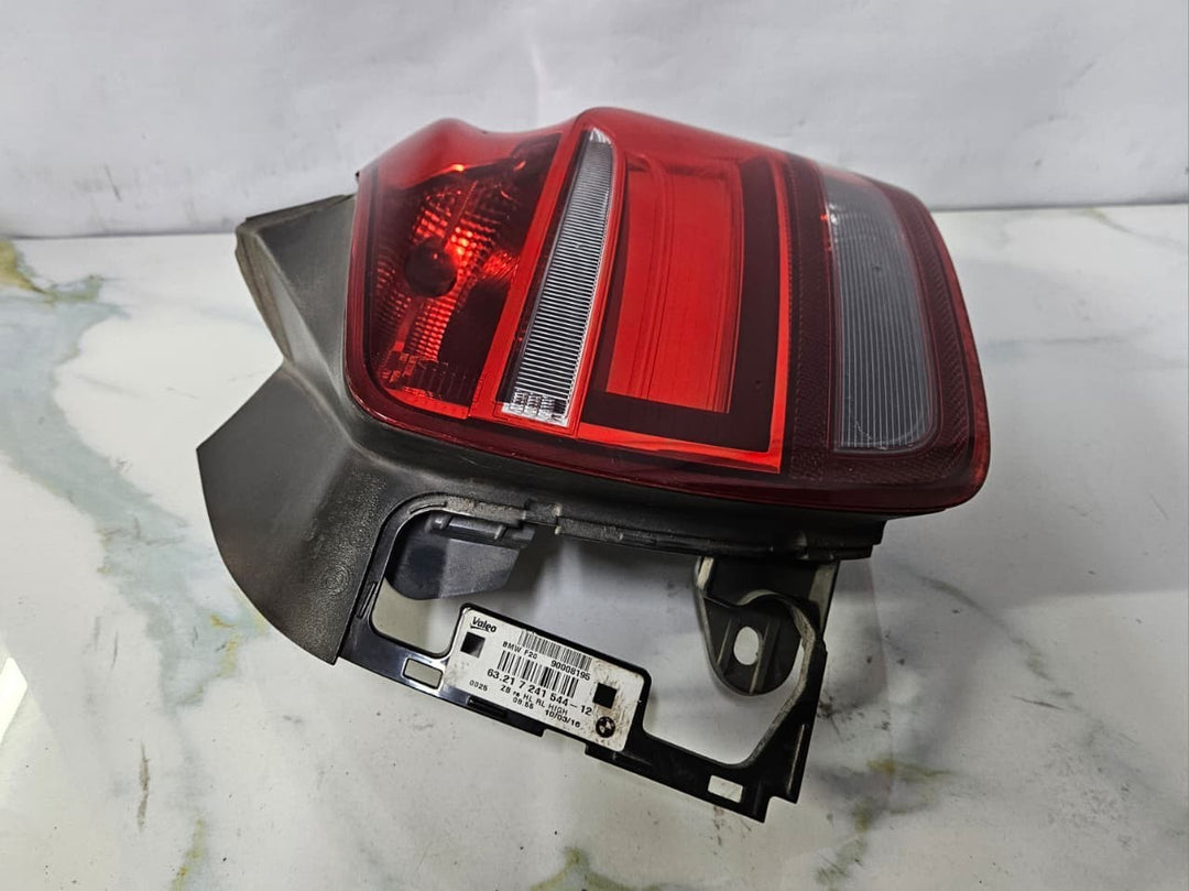 OEM BMW 1 Series F20 LCI Tail LAMP Right Tail-light Turn Indicator 7241544