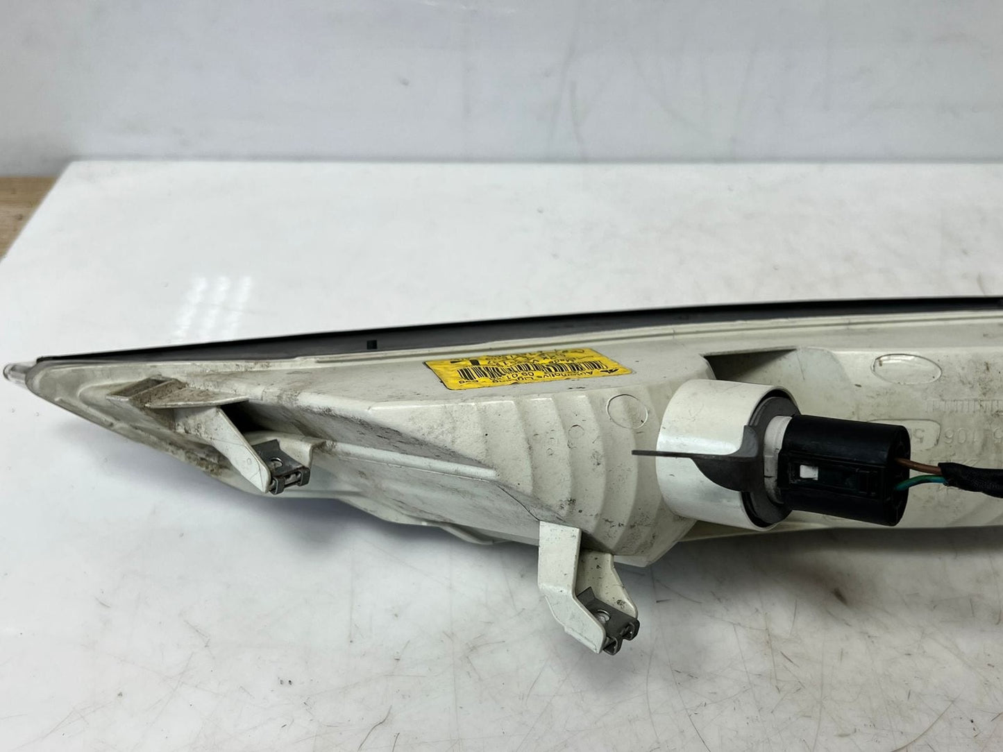 2007 BMW 650i 6 Series E63 Front Left Turn Indicator LIGHT 7165805 OEM