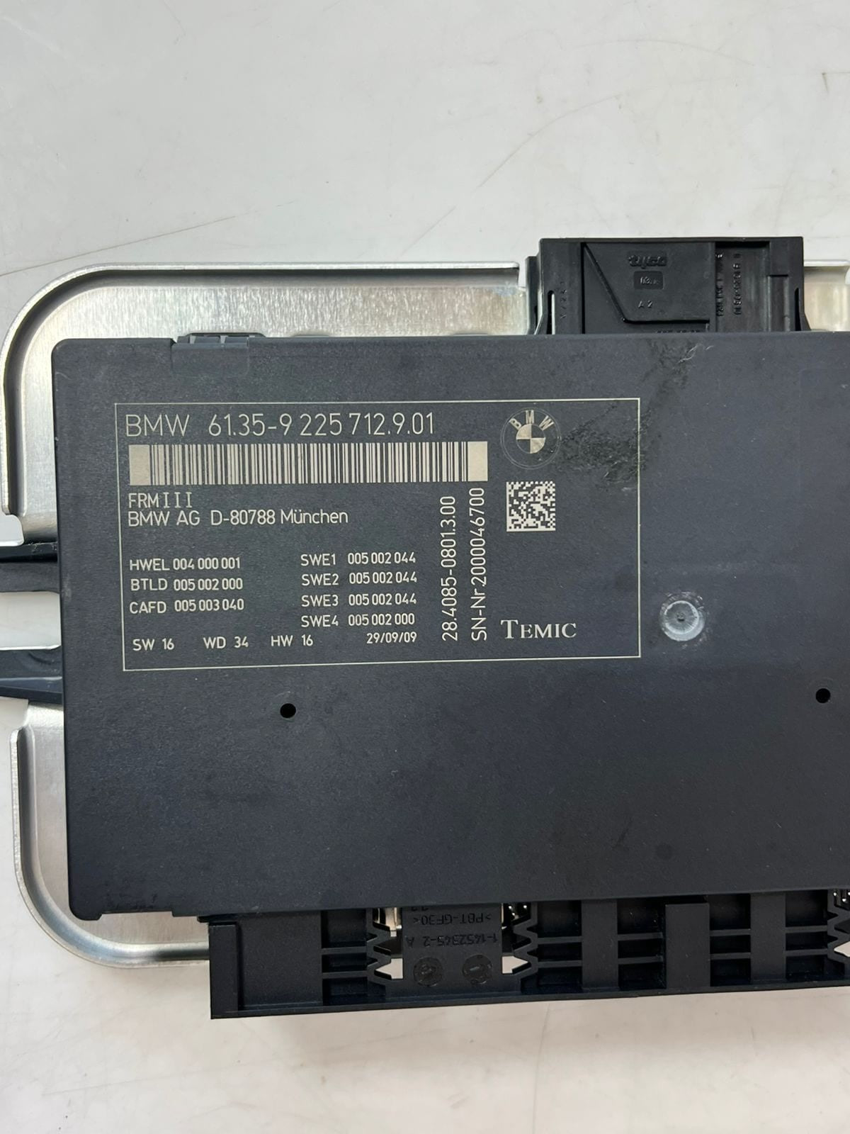 BMW FRM III F01 F02 F04 F07 5 7 XENON Footwell Light Control Module 9225712 OEM