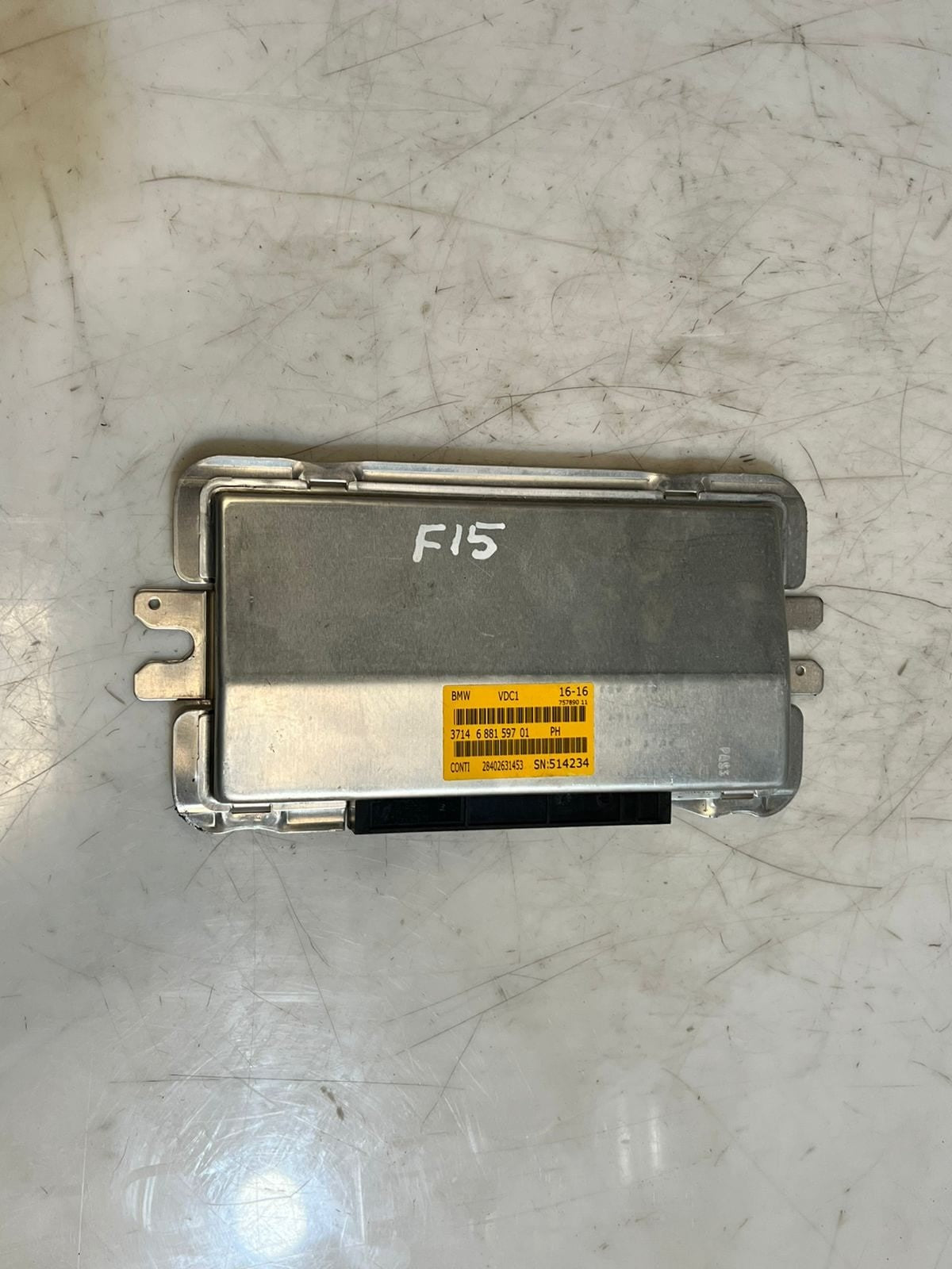 2015-2018 BMW X5 F15 Suspension Control Module 6881597