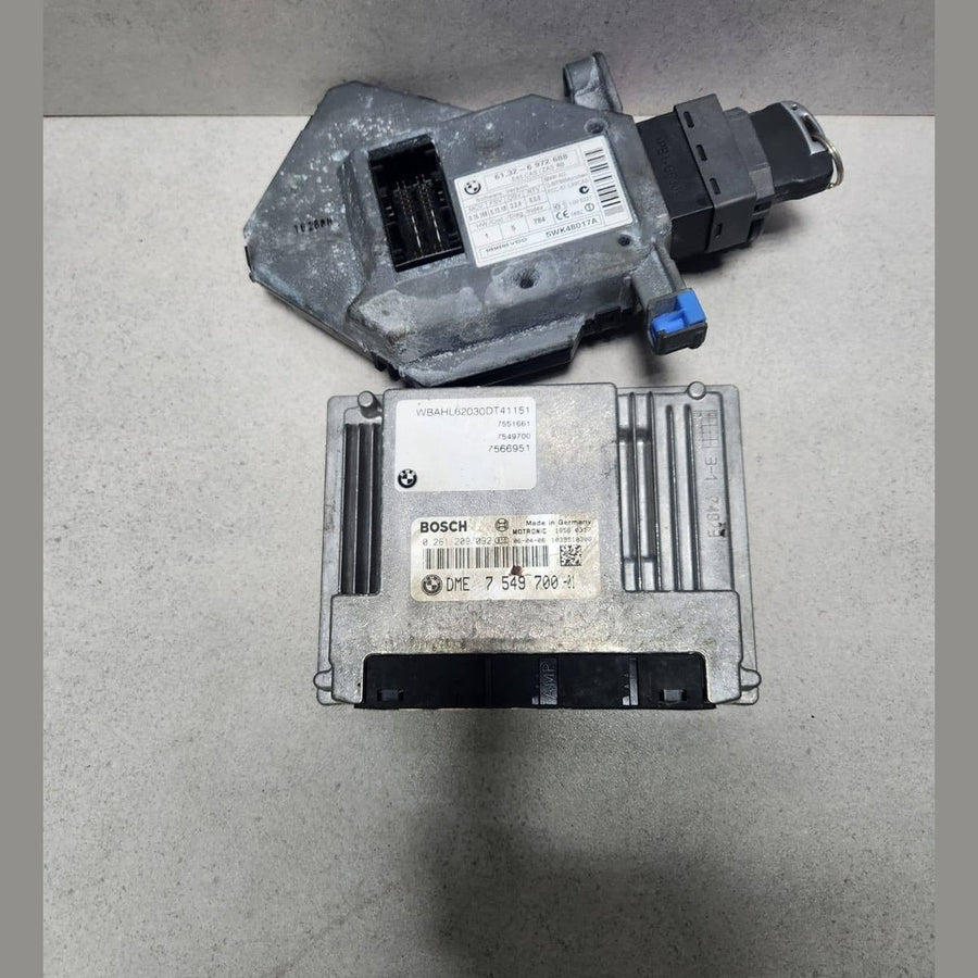 2006-2008 BMW 750i E65 E66 N62B48 V8 Engine Control Module 7549700 RHD ECU SET
