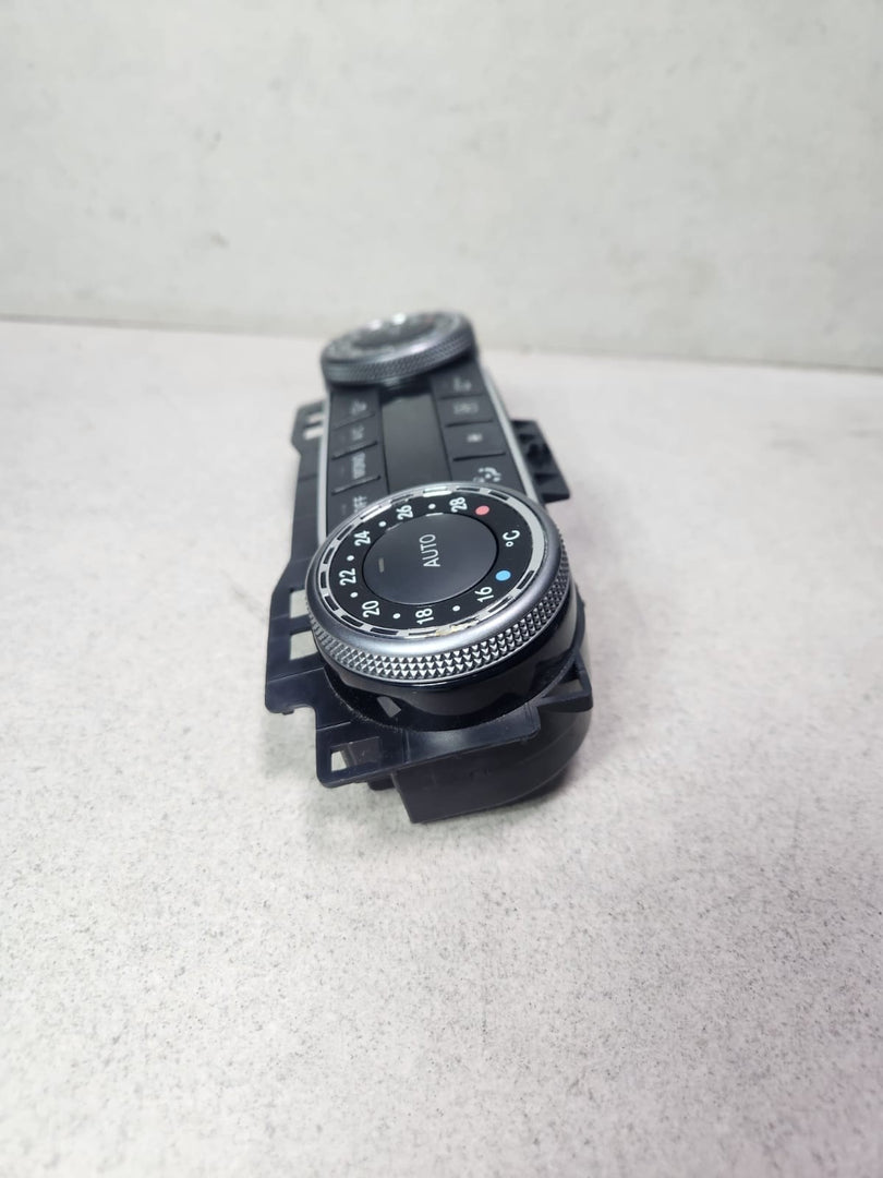 2010-2012 Mercedes-Benz C250 Climate Control Unit 2048309885 C-Class W204 