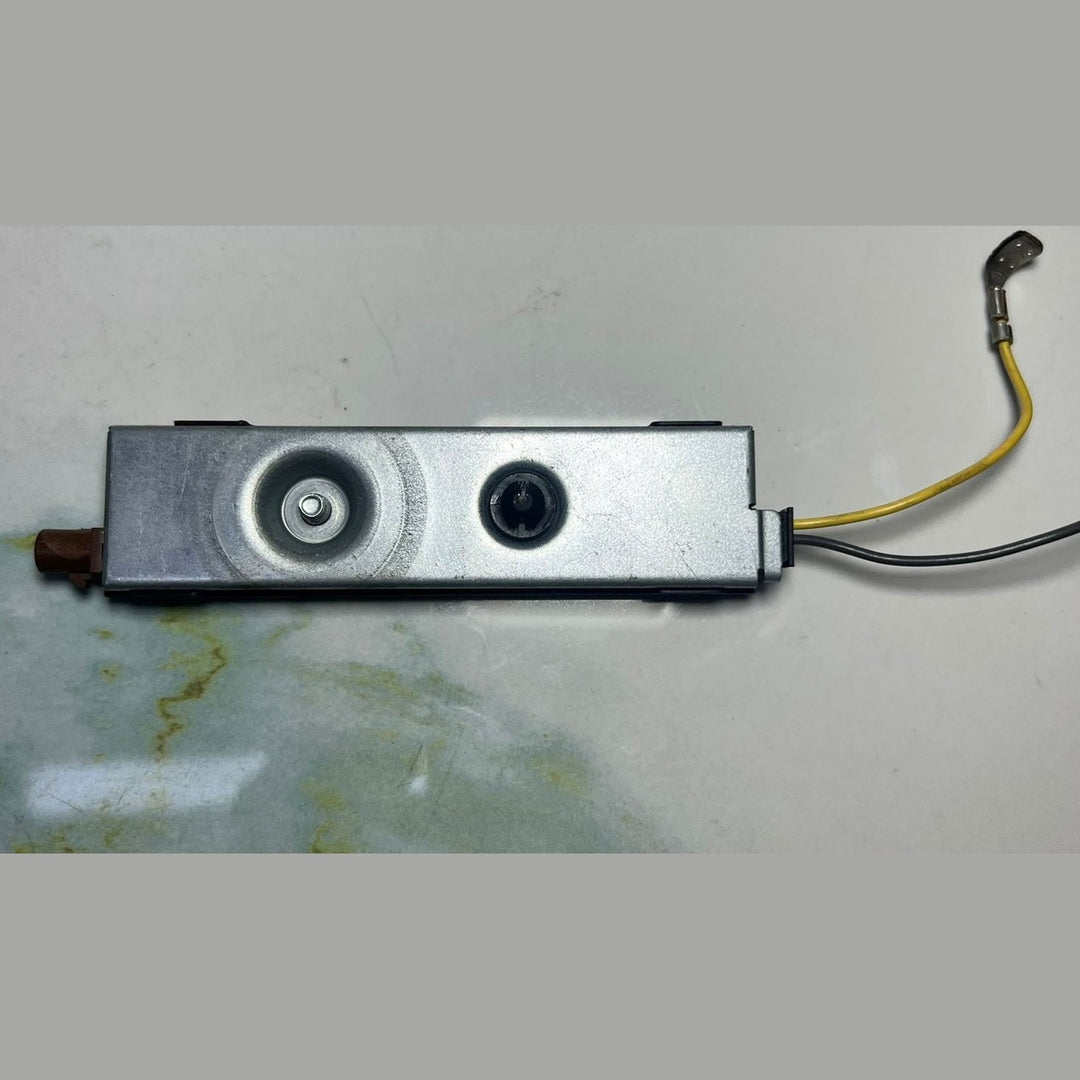 2015-2020 Mercedes-Benz C300 Antenna Amplifier A1669051702 CLA W117 and W205