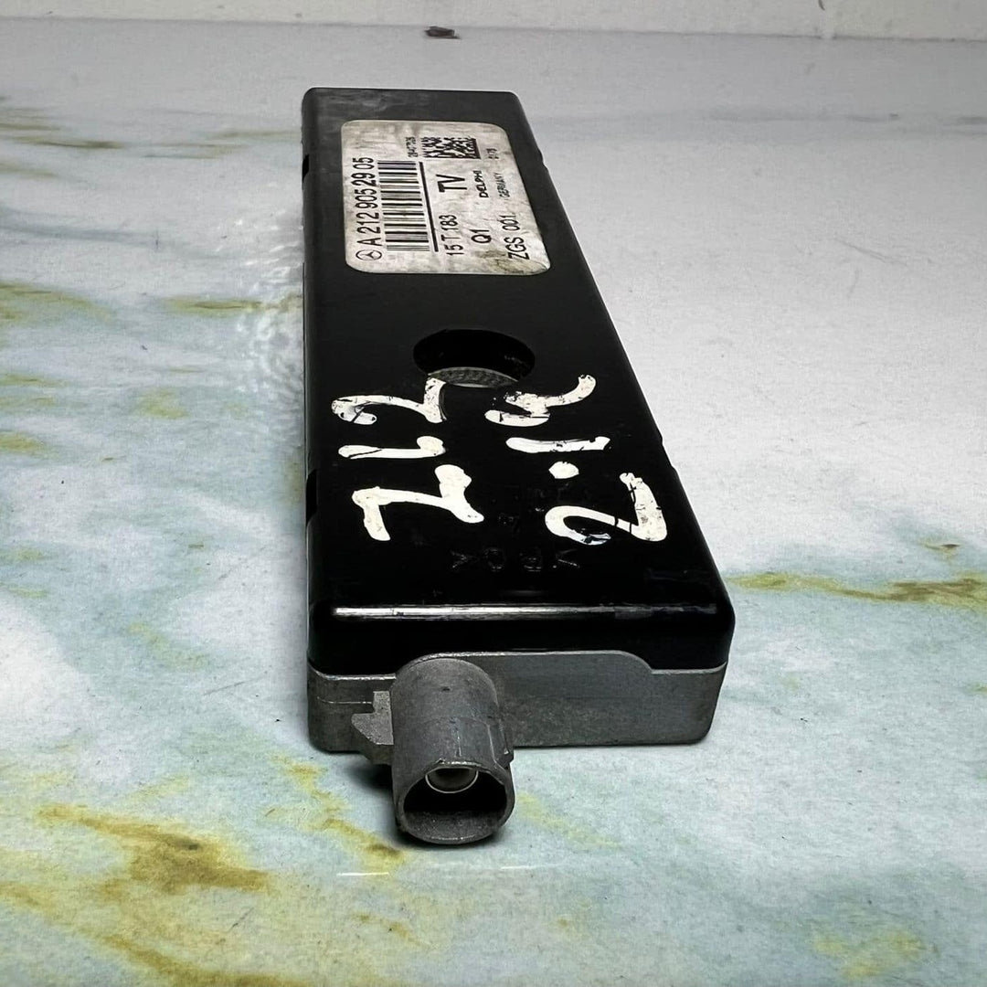 2014-2015 Mercedes Antenna Amplifier A2129052905 E-Class W212 E220 