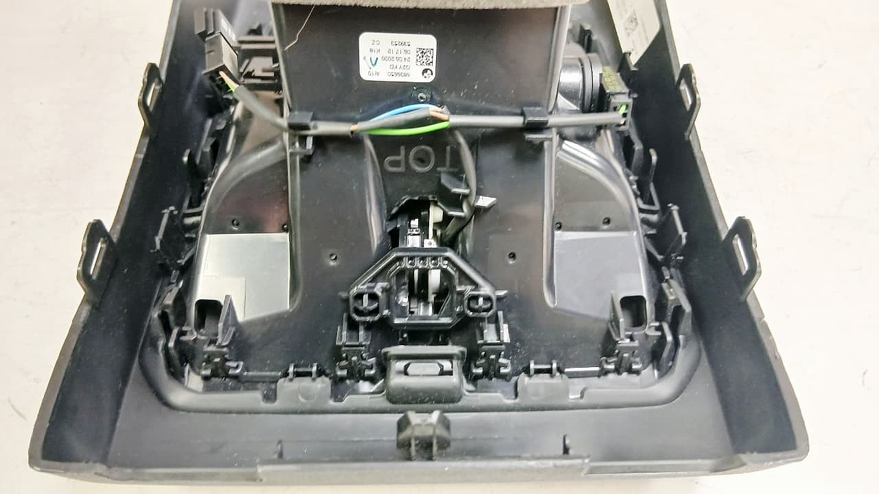 17-25 BMW G20,G21 REAR CENTER CONSOLE HVAC CONTROL SWITCH AIR VENT TRIM OEM