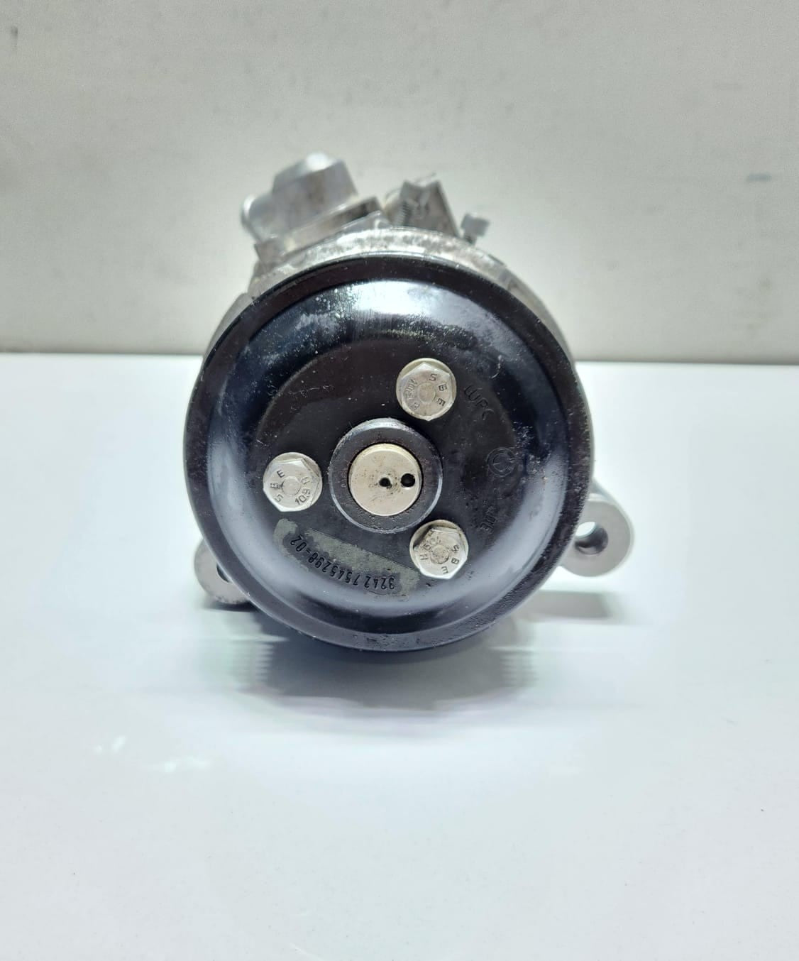 2014-2018 BMW X6 Power Steering Pump 6856684 X5M F85 and X6M F86 OEM