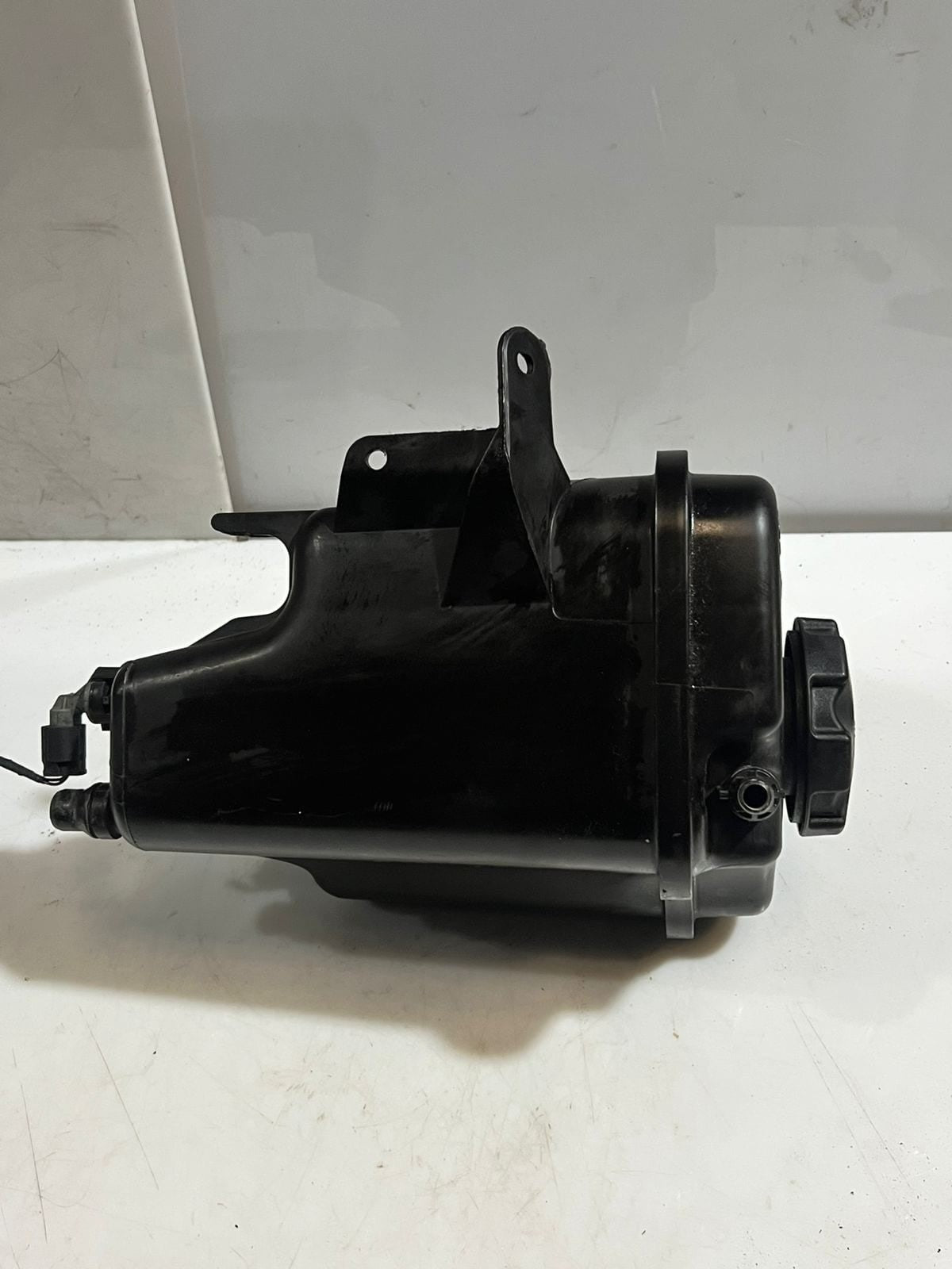 2008-2019 BMW X5 E70 F15 F85 X6 E71 F16 WATER Coolant Expansion Tank 7647290 OEM