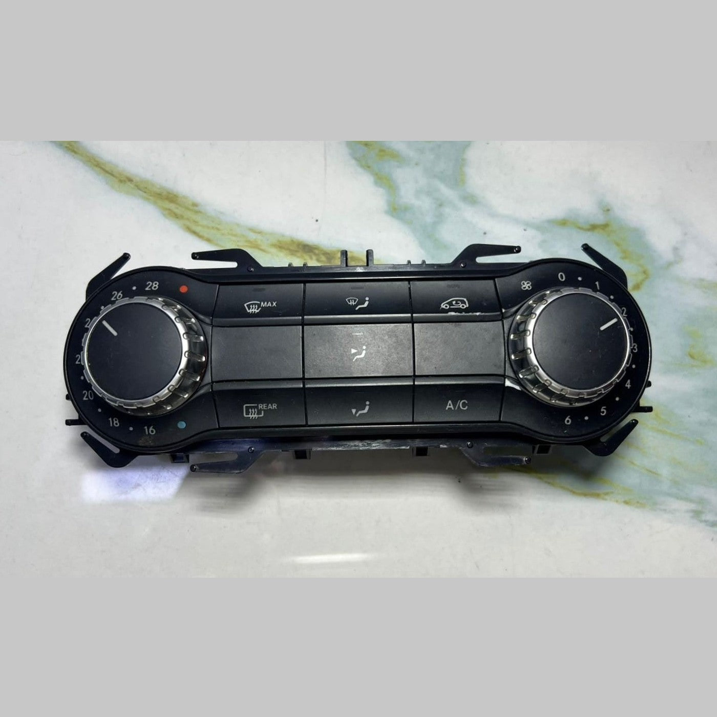 Mercedes Climate Control Panel A2469002208 B Class W246