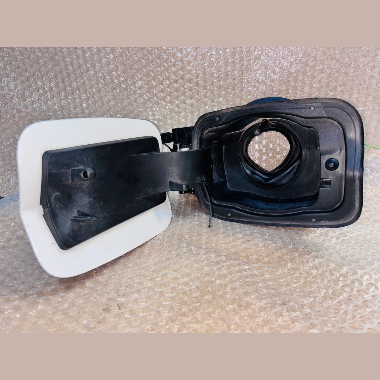 BMW X6 Cover F16 F86 51177297009 7297009 Fuel Tank Hatch