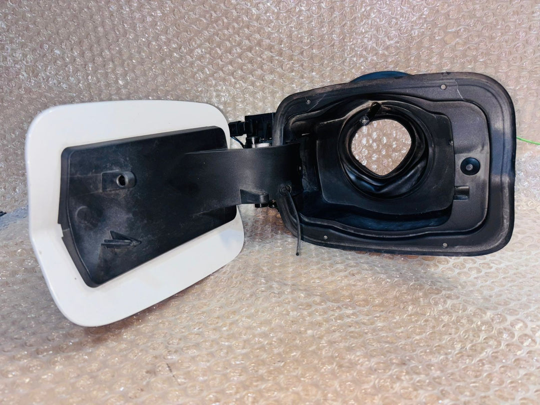 BMW X6 Cover F16 F86 51177297009 7297009 Fuel Tank Hatch