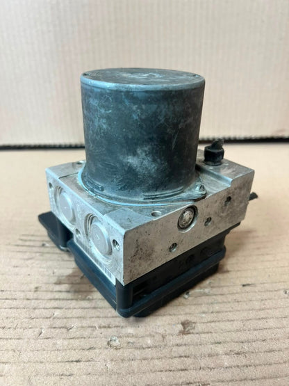 2000-2006 BMW X5 E53 Abs Pump And Control Module 6773012 OEM