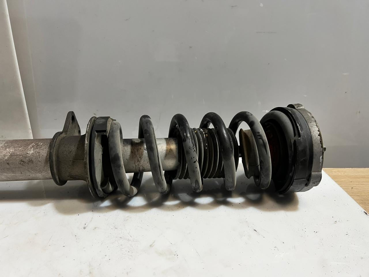 2012-2019 BMW F10 M5 F12 M6 4.4P Front LEFT Shock Absorber 2284045 OEM