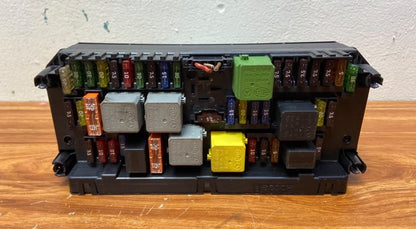 Mercedes-Benz Front SAM Fuse Box Control Module A2129003514  C-Class W204 W212
