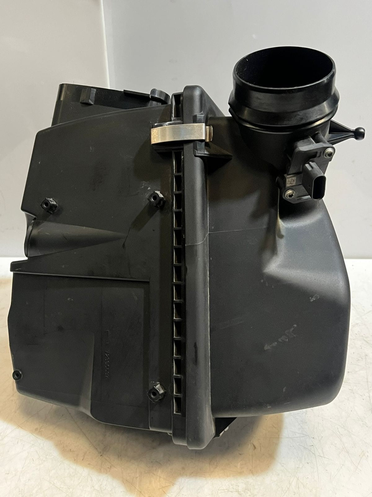 BMW 1 3 5 Series F20 F22 F30 F32 F36 B48 Air Filter Box MAHLE 8601677 OEM