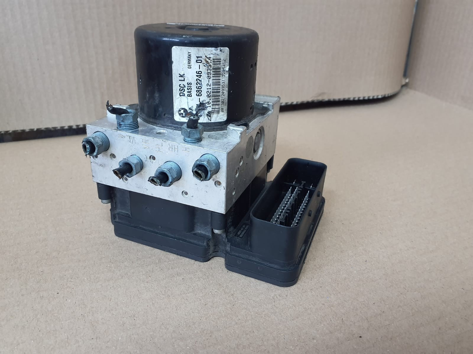 2012-2013 BMW 1' 3' F20 F30 F31 320i DSC ABS Pump Control Module 6862246-01